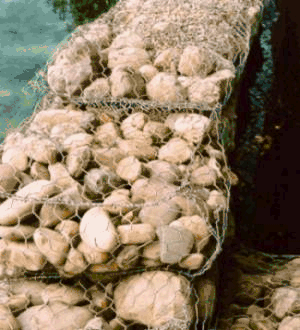 Figure 3. Rock screen.